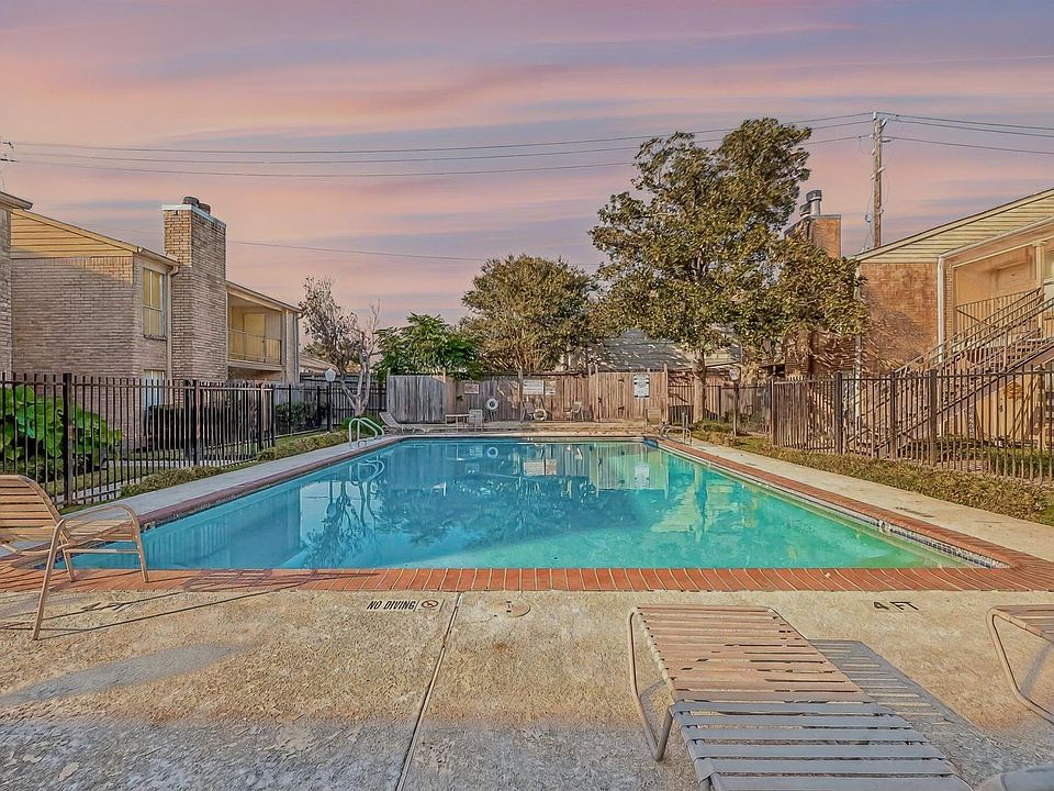1st image of 700 Thicket Ln APT 306