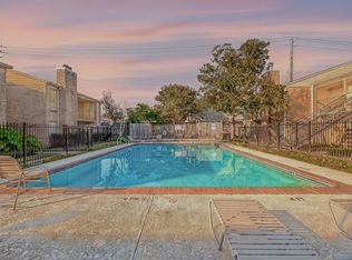 700 Thicket Ln APT 306, Houston, TX 77079