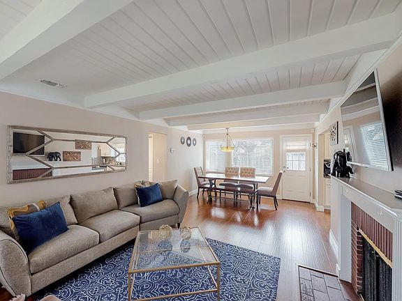 4th image of 2328 Barcelona Way