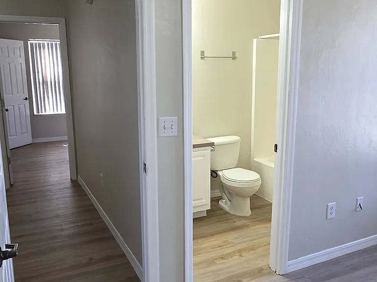 213 NW 8th St #1 — Photo 10