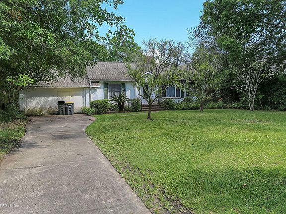 Concrete Drive & 2 Car Garage