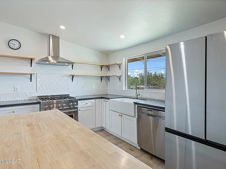 227 S Avenue B — Photo 9