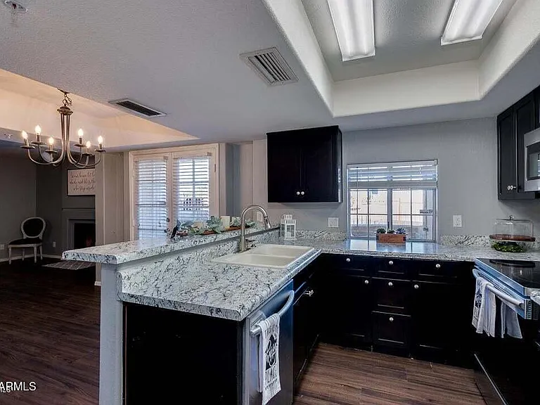 1333 E Morten Ave #140 — Photo 12