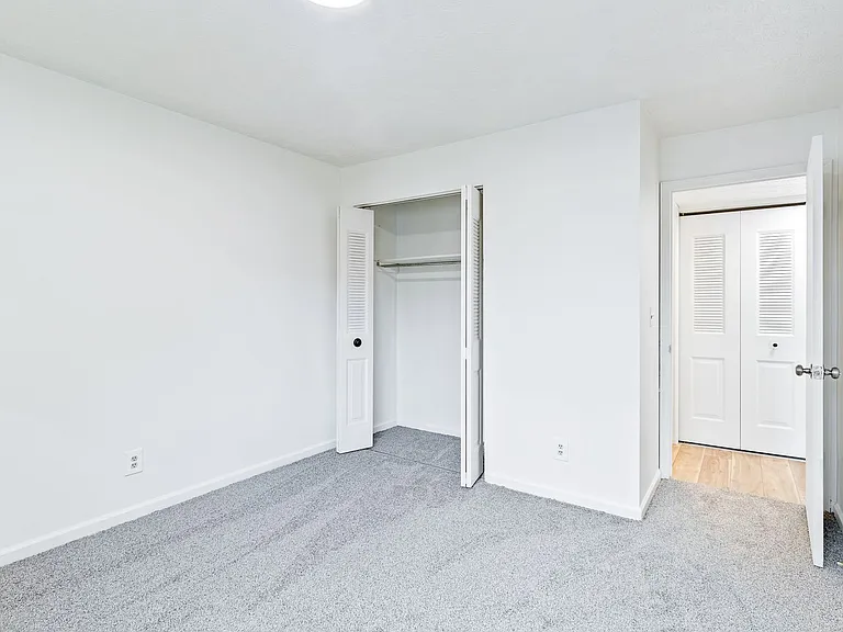 Foreman Apartments — Photo 13