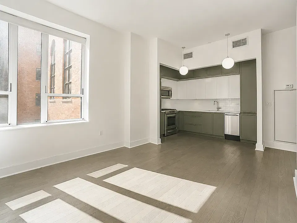 416 W 52nd St #324