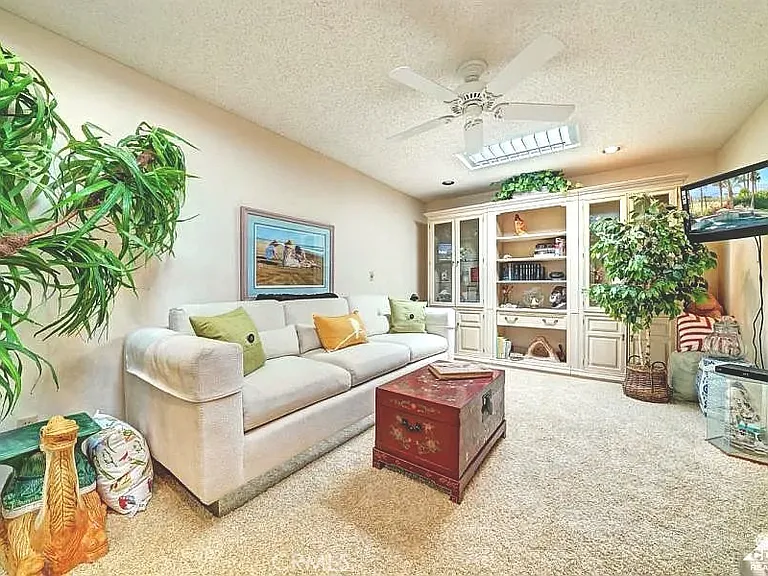 8 Cadiz Dr — Photo 8