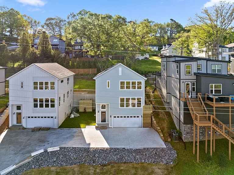 638 Ladd Ave — Photo 2