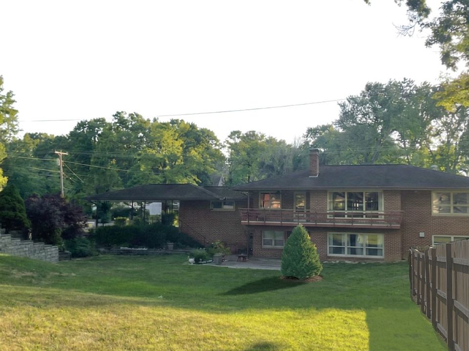 1st image of 804 N 22nd St