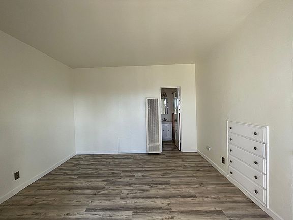5th image of 364 Cliff Dr APT A