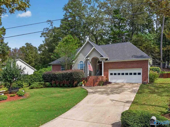 1261 Holiday Dr, Southside, AL 35907
