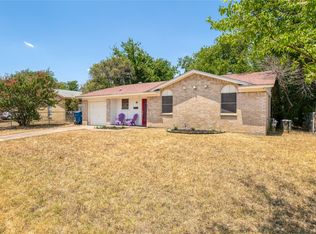 1669 Americana Blvd, Blue Mound, TX 76131