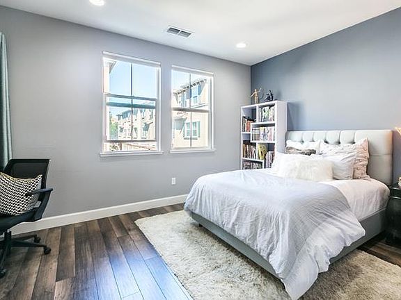 3rd image of 1680 Shore Pl Unit 7