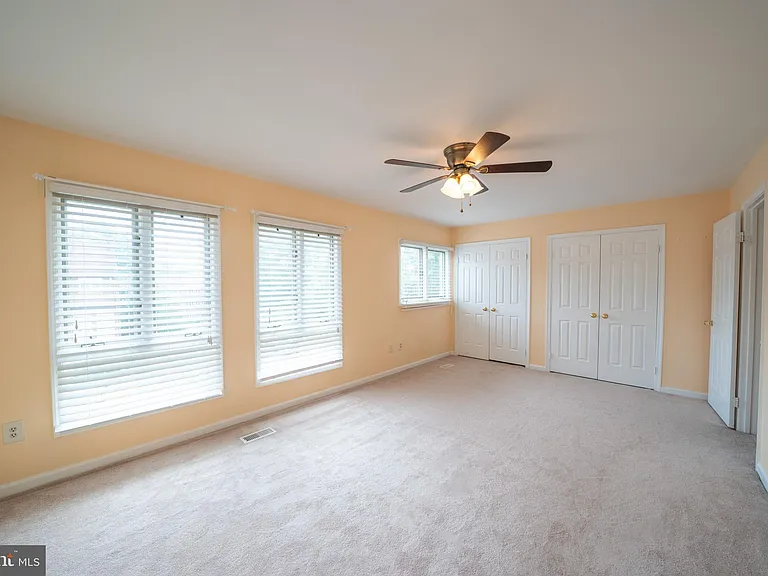 10168 Turnberry Pl — Photo 14