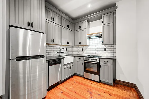 235 Kent Ave #4R Photo 1