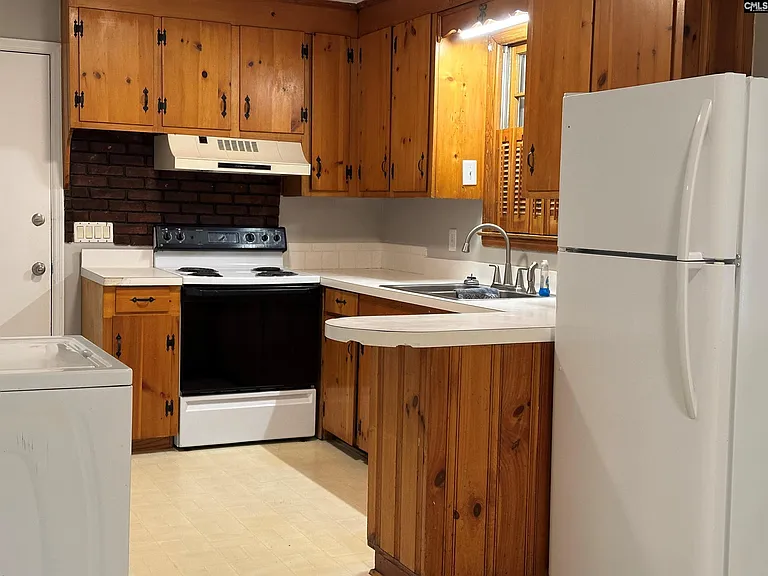 1707 Northland Dr — Photo 4