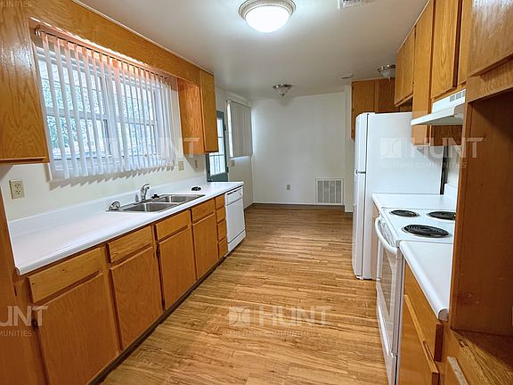 2nd image of 171 Aspen St
