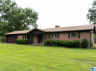 1820 Maplecrest Ln, Fultondale, AL 35068