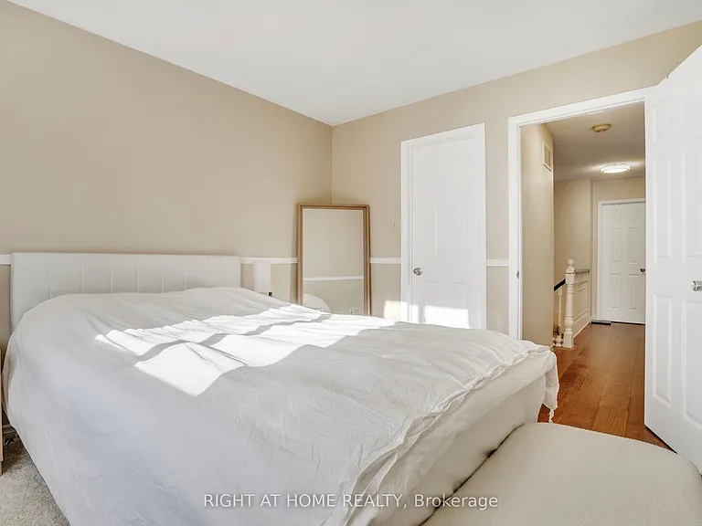 27 Melborne Ct — Photo 15
