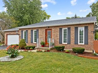 951 Martin Dr, Elgin, IL 60120