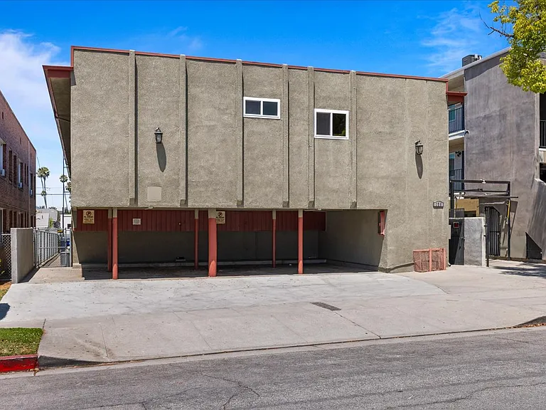 135 S Belmont St #1 — Photo 30