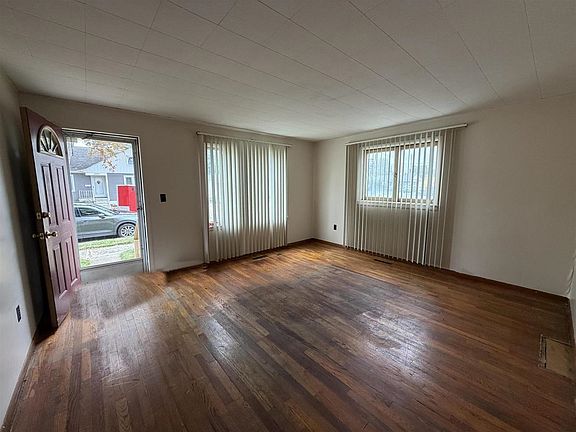 2nd image of 1704 Pulaski St