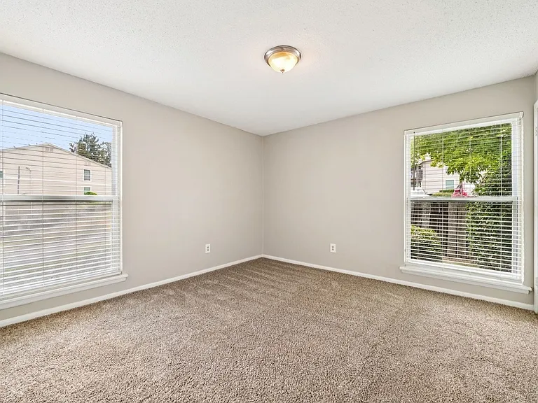 Hills at Hoover Apartments — Photo 46