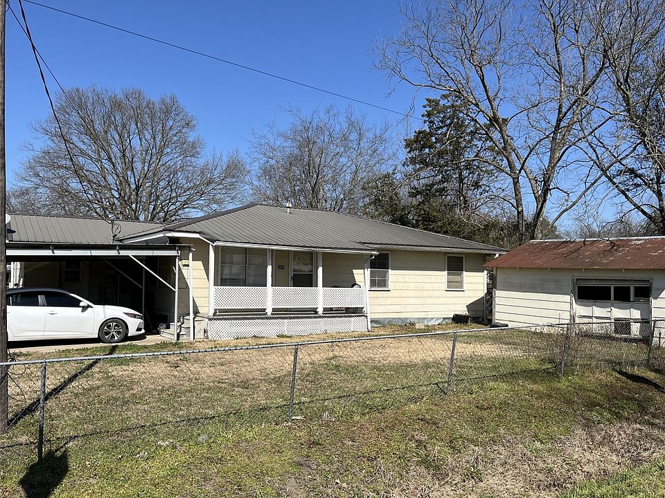 1st image of 300 Clarksdale St