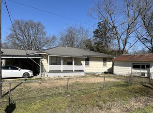 300 Clarksdale St, Deport, TX 75435