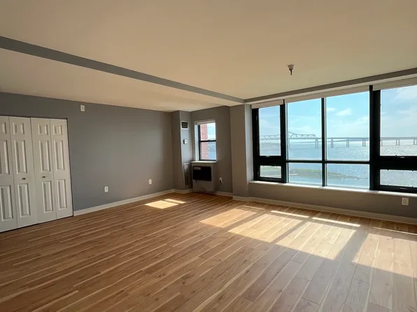 750 Davol St Unit 616, Fall River, MA 02720