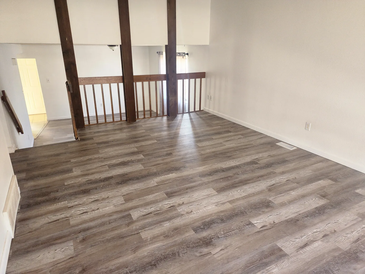 5 bed, 2.5 bath, 3000 sqft, $2,668 — Photo 2
