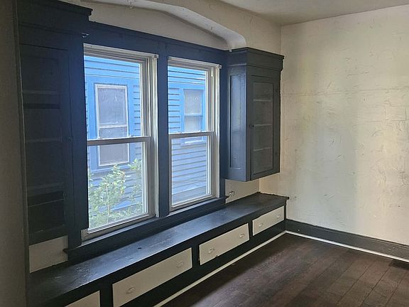 2nd image of 576 E 110th St #2