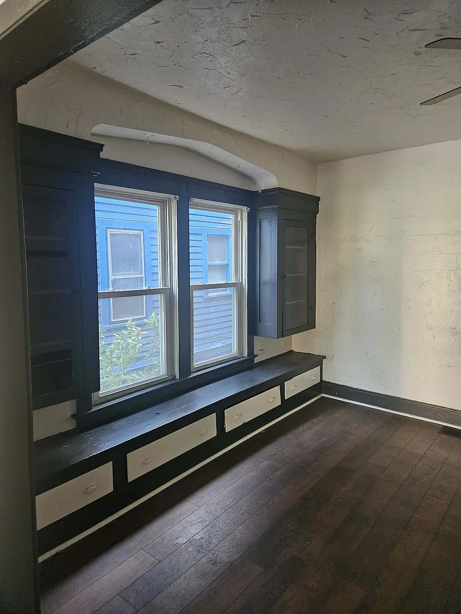Building Photo - 576 E 110th St #2