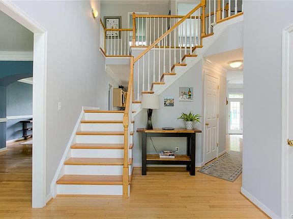 4th image of 12008 Holman Ln