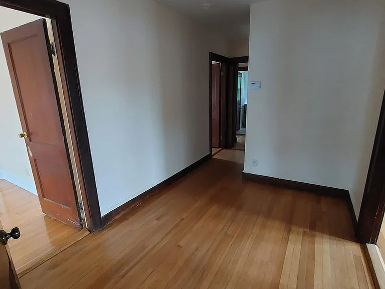 52 Nixon St #2 — Photo 6