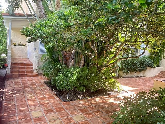 Entrance and Courtyard