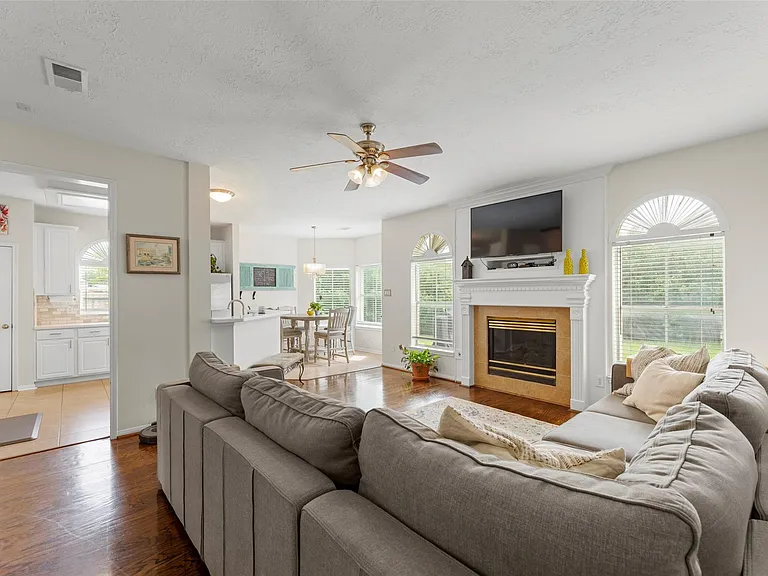 44 Parkway Pl — Photo 5