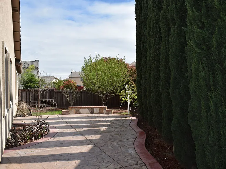 16210 Sheltered Cv E — Photo 20