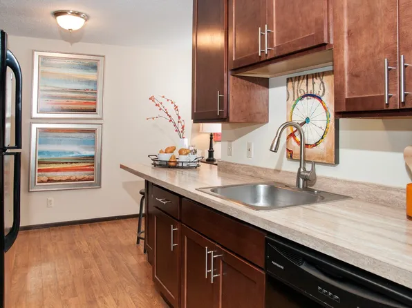 600 10th Ave Apartments