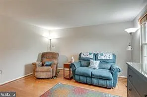 17 Devon Ct — Photo 2