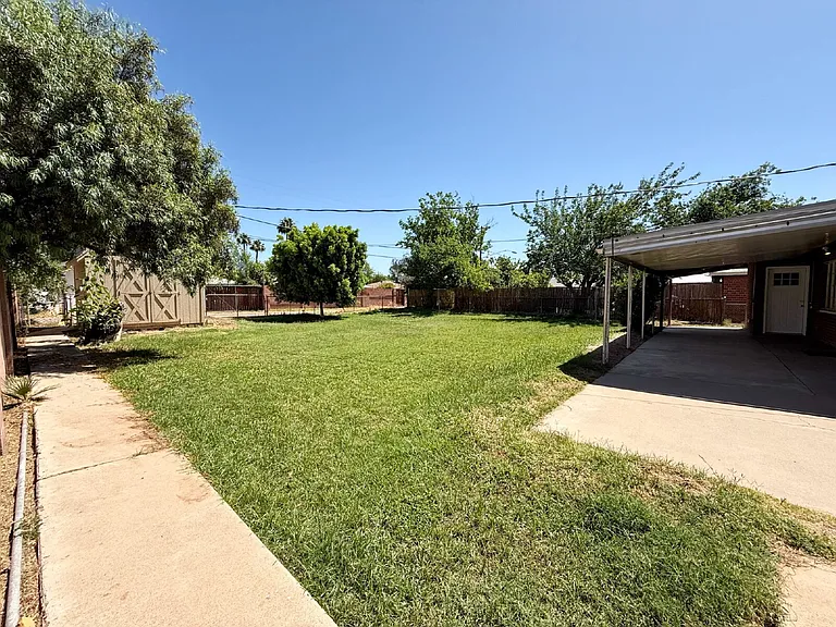 1514 W Rovey Ave — Photo 36