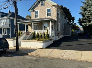 7 3rd St, Glen Cove, NY 11542