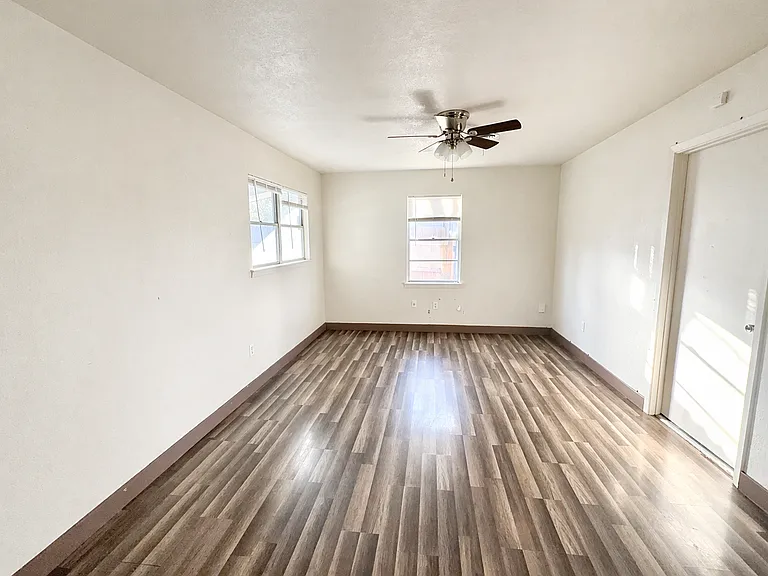 2109 Terrace Dr — Photo 6