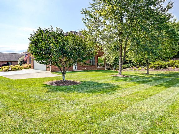 2nd image of 411 Mizpah Hills Dr