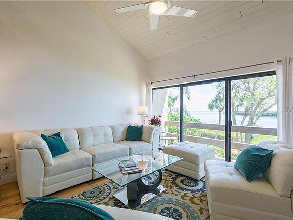 3rd image of 1111 N Bayshore Blvd APT D8