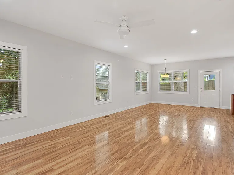 6 Thurland Ave — Photo 4