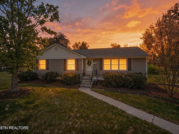 3rd image of 8520 Garrison Dr