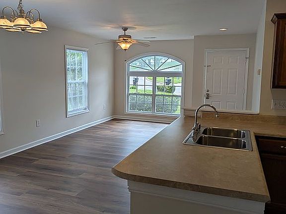 5th image of 115 Willow Oak Ct