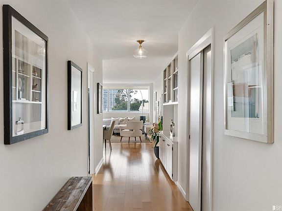 2nd image of 1835 Franklin St APT 1402