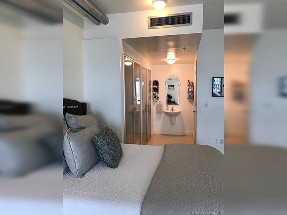 4th image of 690 SW 1st Ct #Penthouse I-18