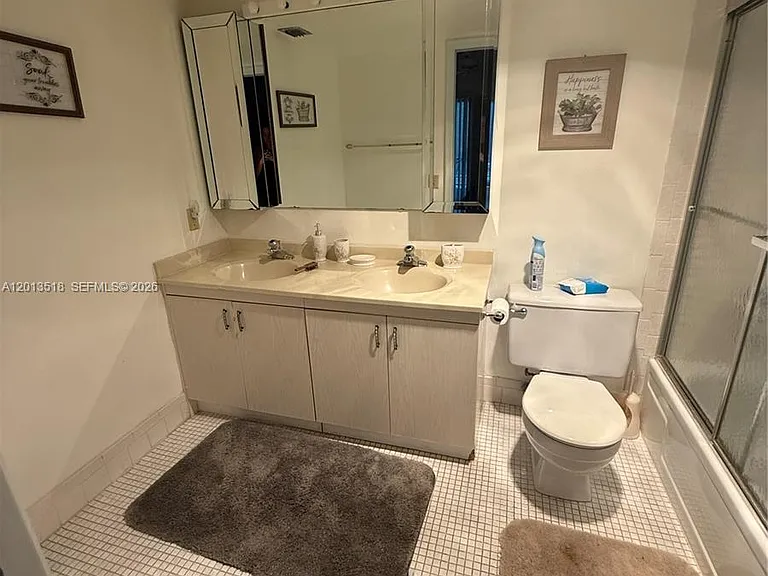 4401 Martinique Ct #B2 — Photo 4
